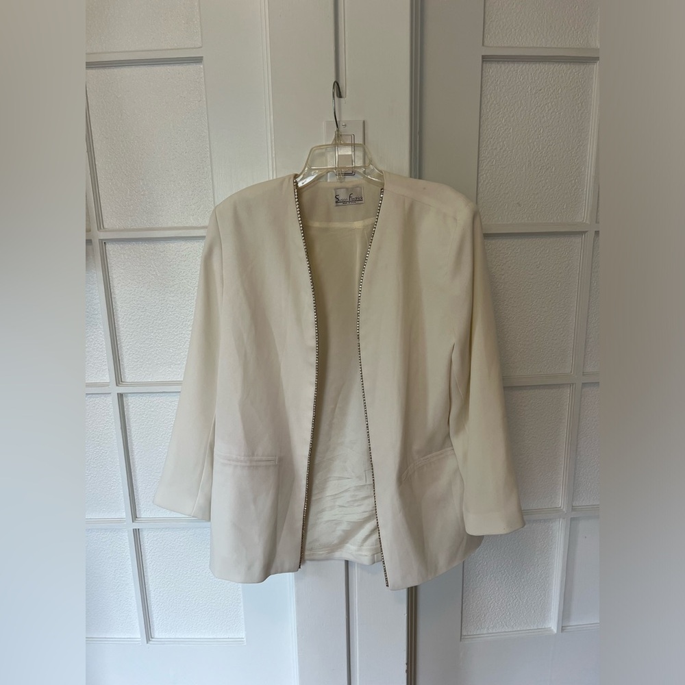 Oversize vintage white blazer